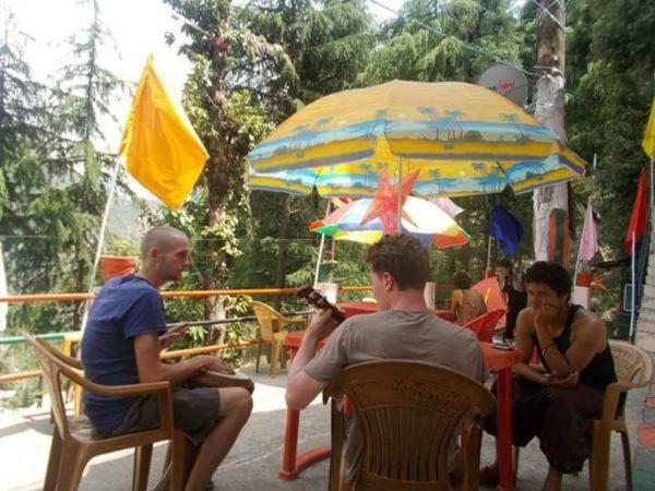 Mochila Youth Hostel Mcleod Ganj Dharamsala Zewnętrze zdjęcie